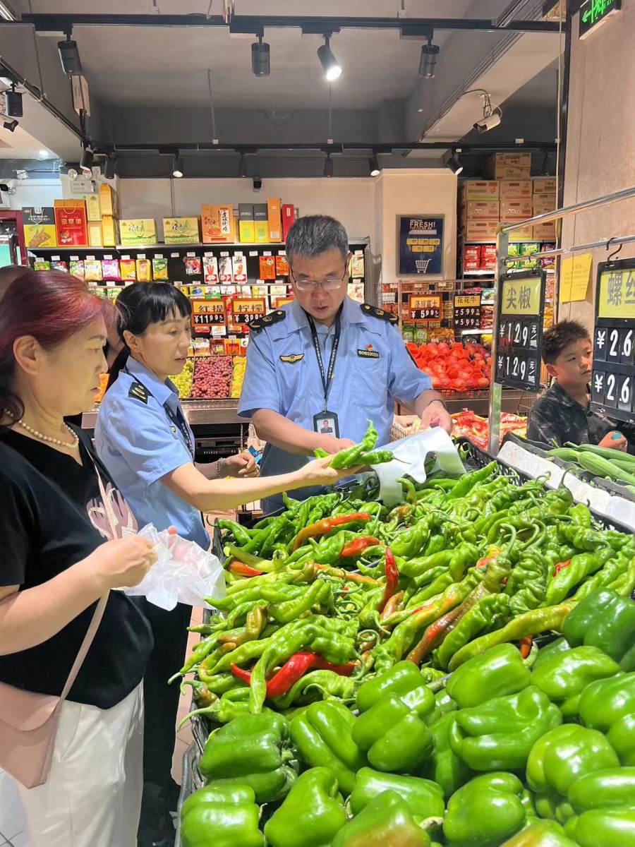 国基路所开展食用农产品安全快速检测 守护群众“菜篮子”安全